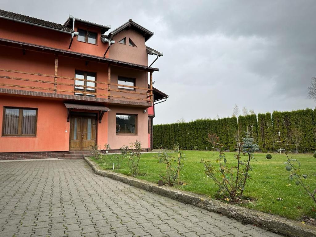 Pensiunea Floro Intorsura Buzaului Exterior photo